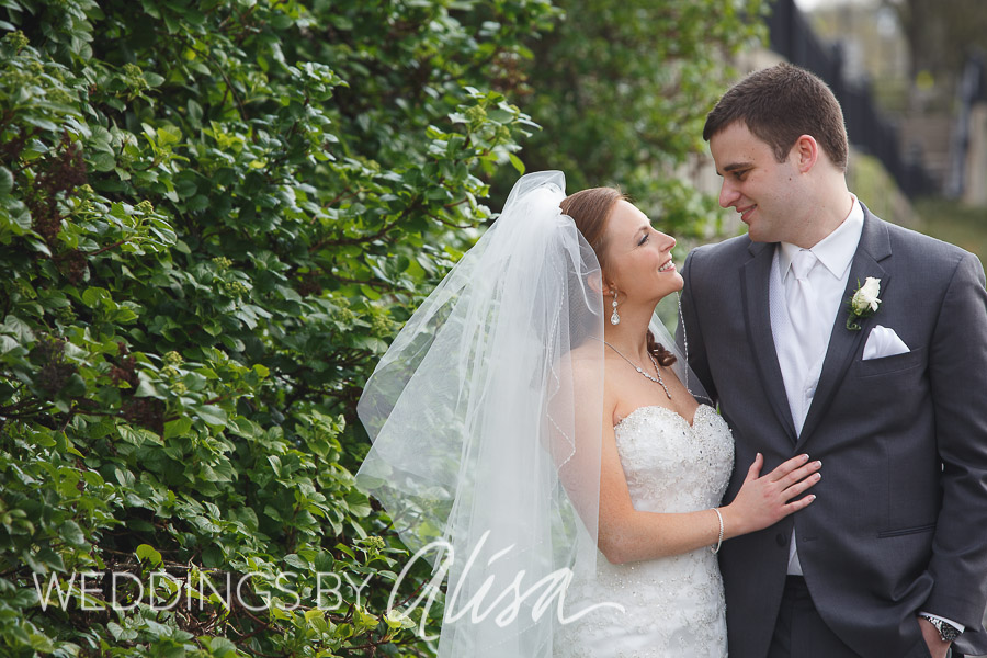 Riverfront Park Oakmont Wedding Photos